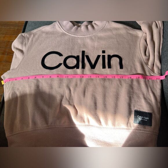 Calvin Klein Performance || Pullover Crewneck Front Logo Cropped Sweater - Picture 5 of 7